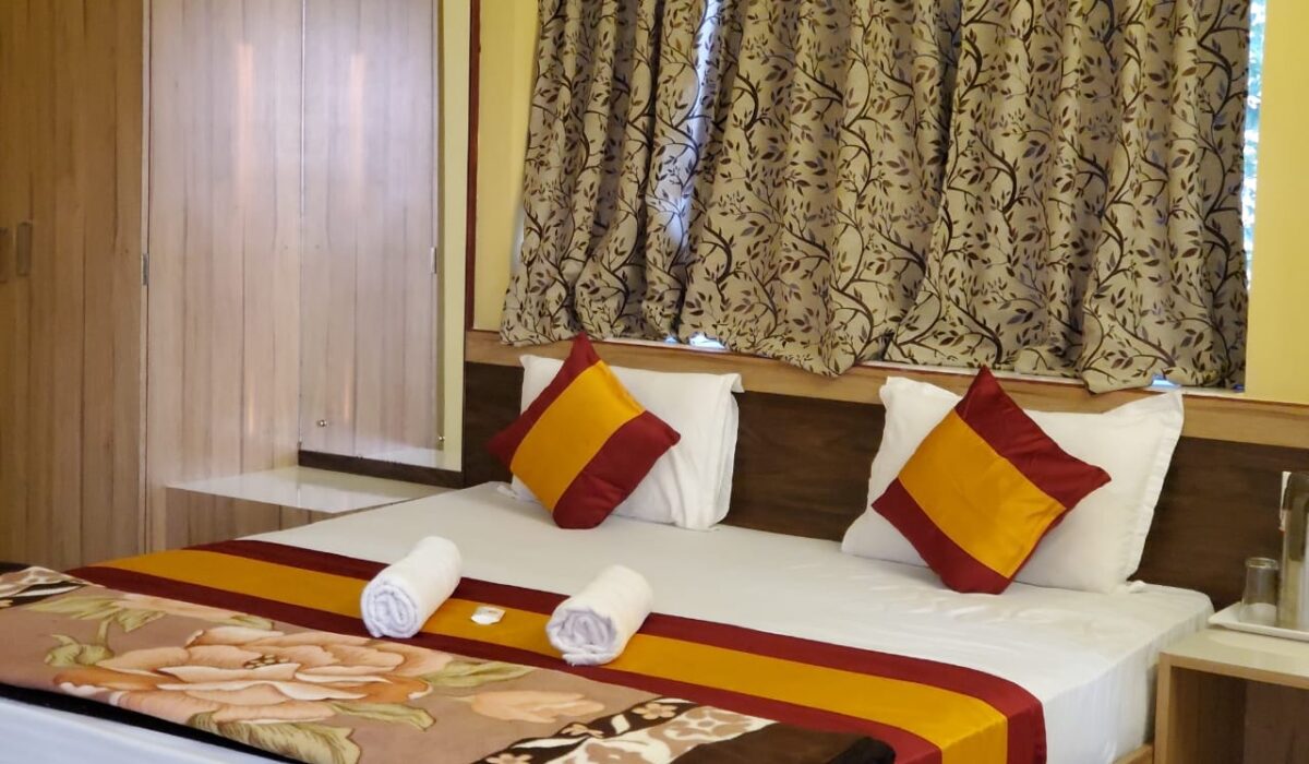 guest-room-with-a-double-bed-at-sundarban-tiger-roar-resort