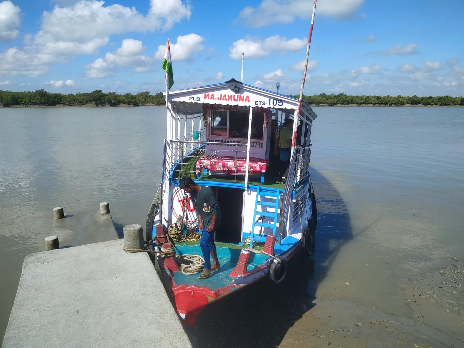 Boat safari sundarban tourism